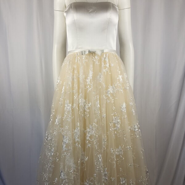 Trouwjurk crème strapless tule 