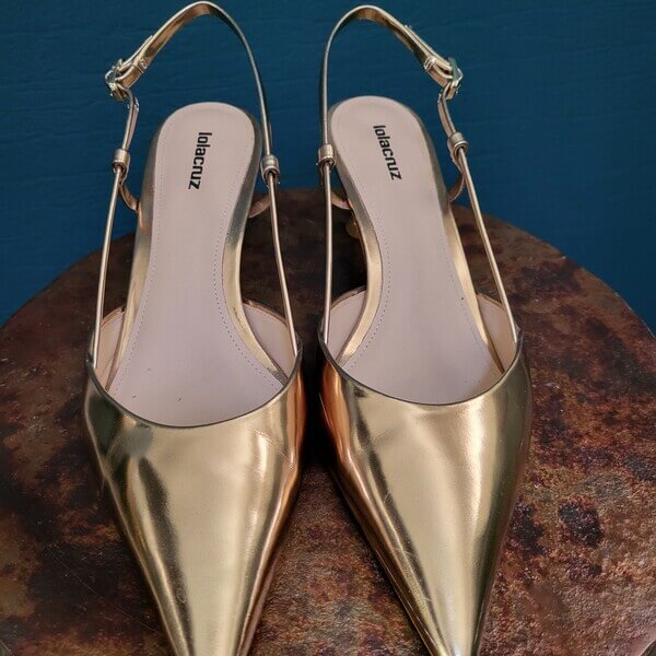Slingback pump goudkleurig Lola Cruz