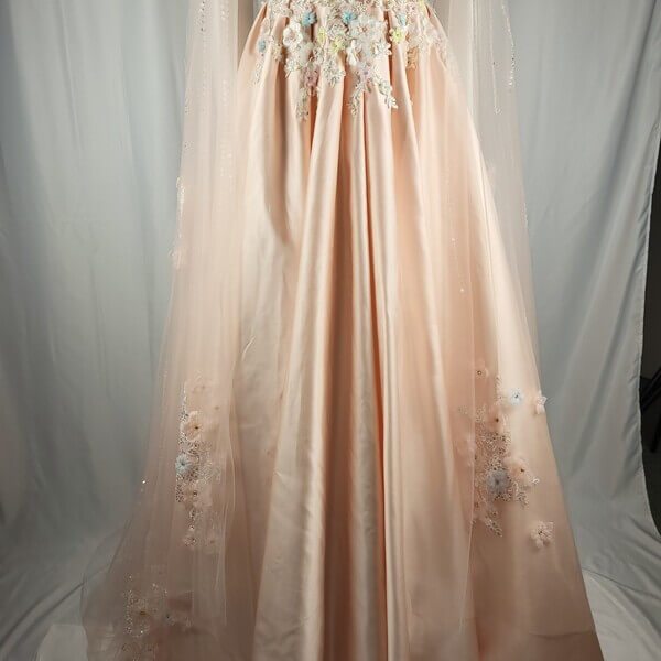 Trouwjurk zalmkleurig pastel